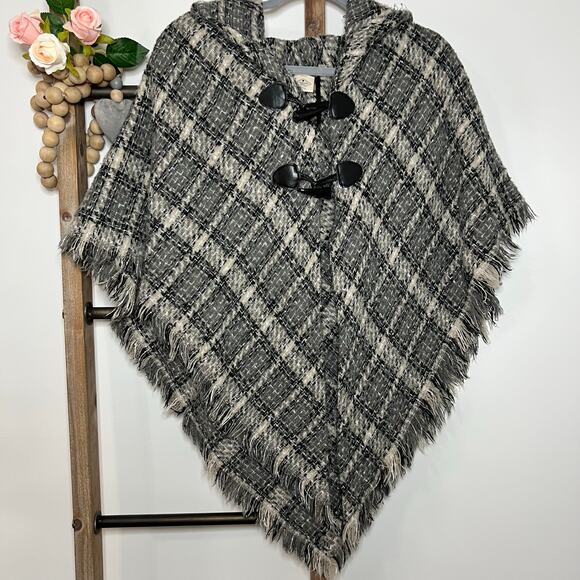 St.‎ John's Bay Black Gray Cream Poncho One Size - Picture 2 of 9